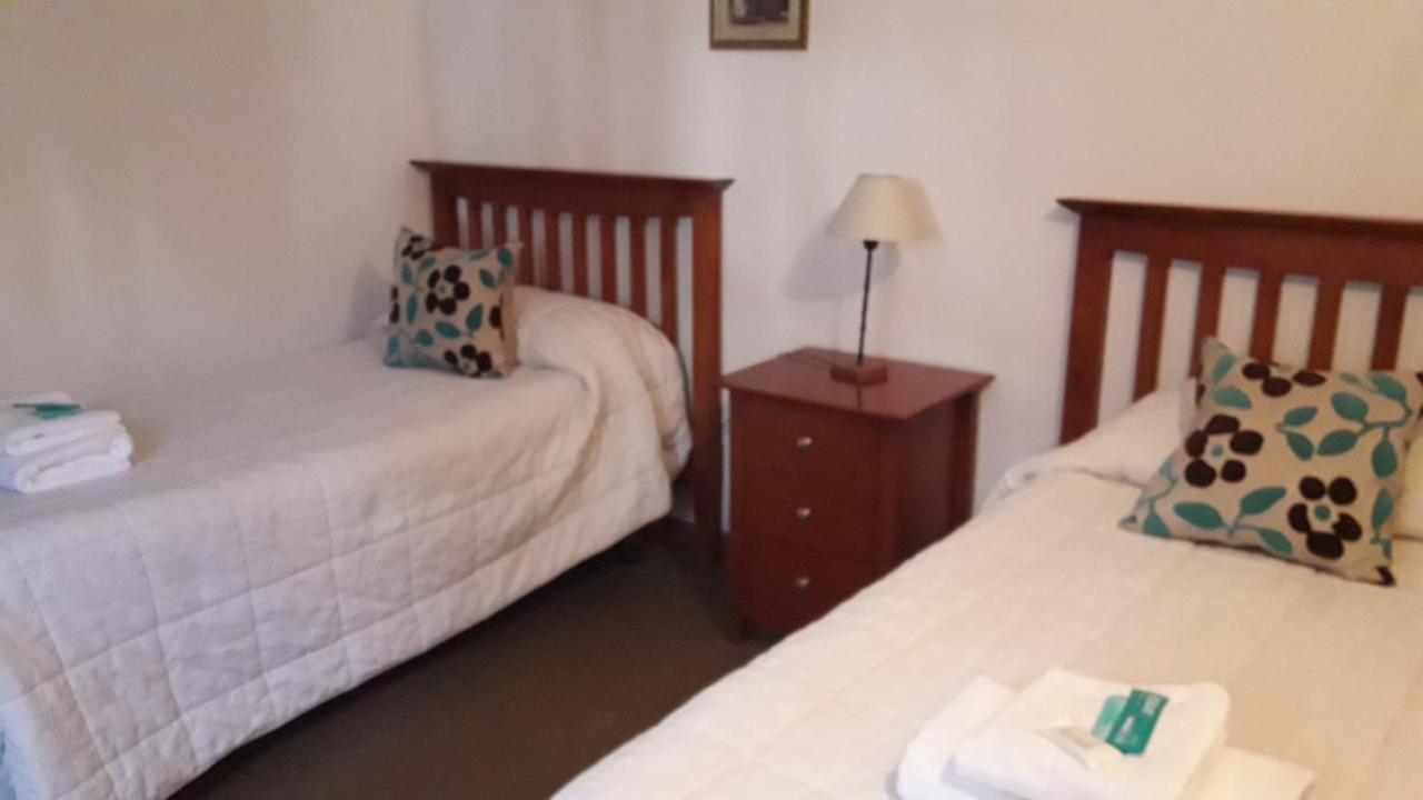 Hostel Pinto Terraza Esquel Zewnętrze zdjęcie