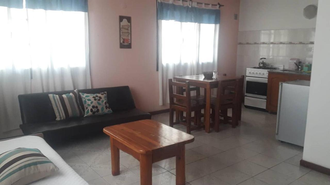 Hostel Pinto Terraza Esquel Zewnętrze zdjęcie