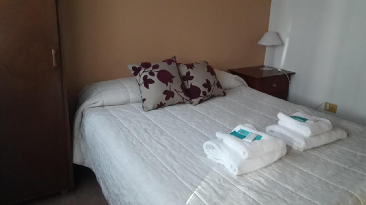 Hostel Pinto Terraza Esquel Zewnętrze zdjęcie